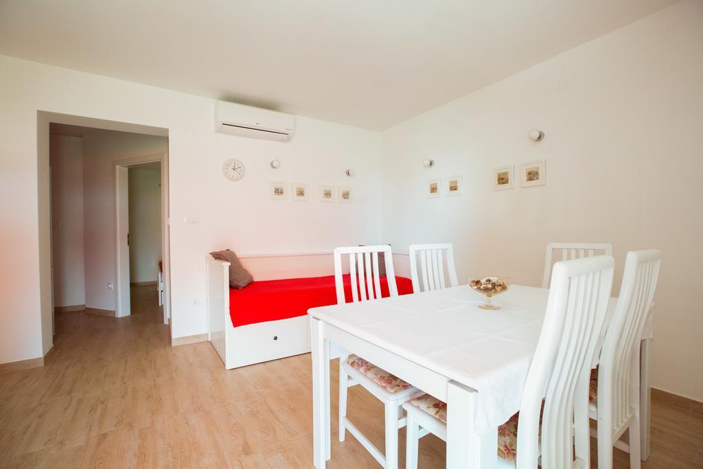 Apartments Irina Ičići 외부 사진